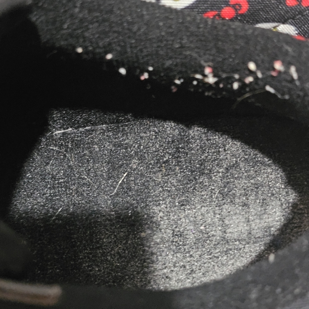 The Hello Kitty X Heelys Collaboration Size 8 - Picture 9 of 12